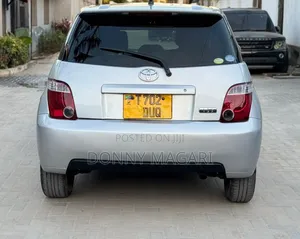 Toyota IST 2005 Silver