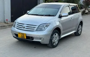Toyota IST 2005 Silver