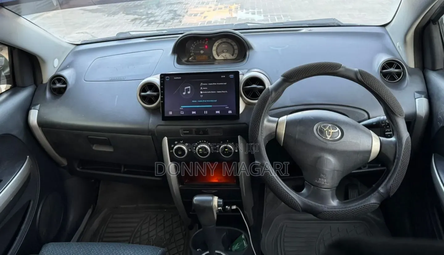 Toyota IST 2005 Silver