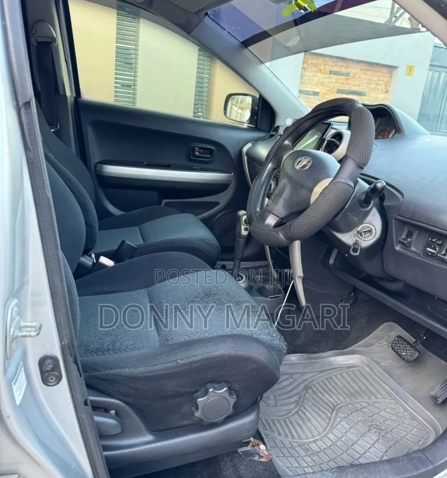 Toyota IST 2005 Silver