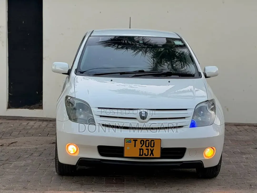 Toyota IST 2004 White