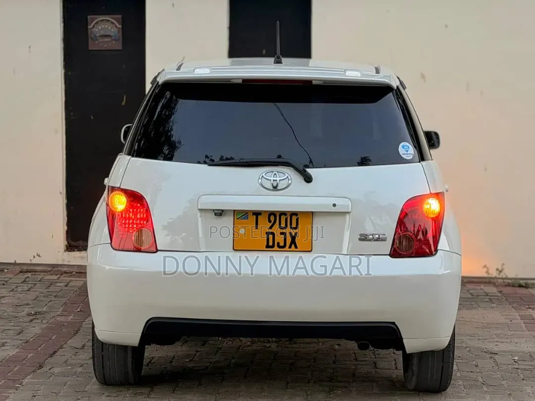 Toyota IST 2004 White