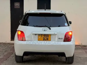 Toyota IST 2004 White