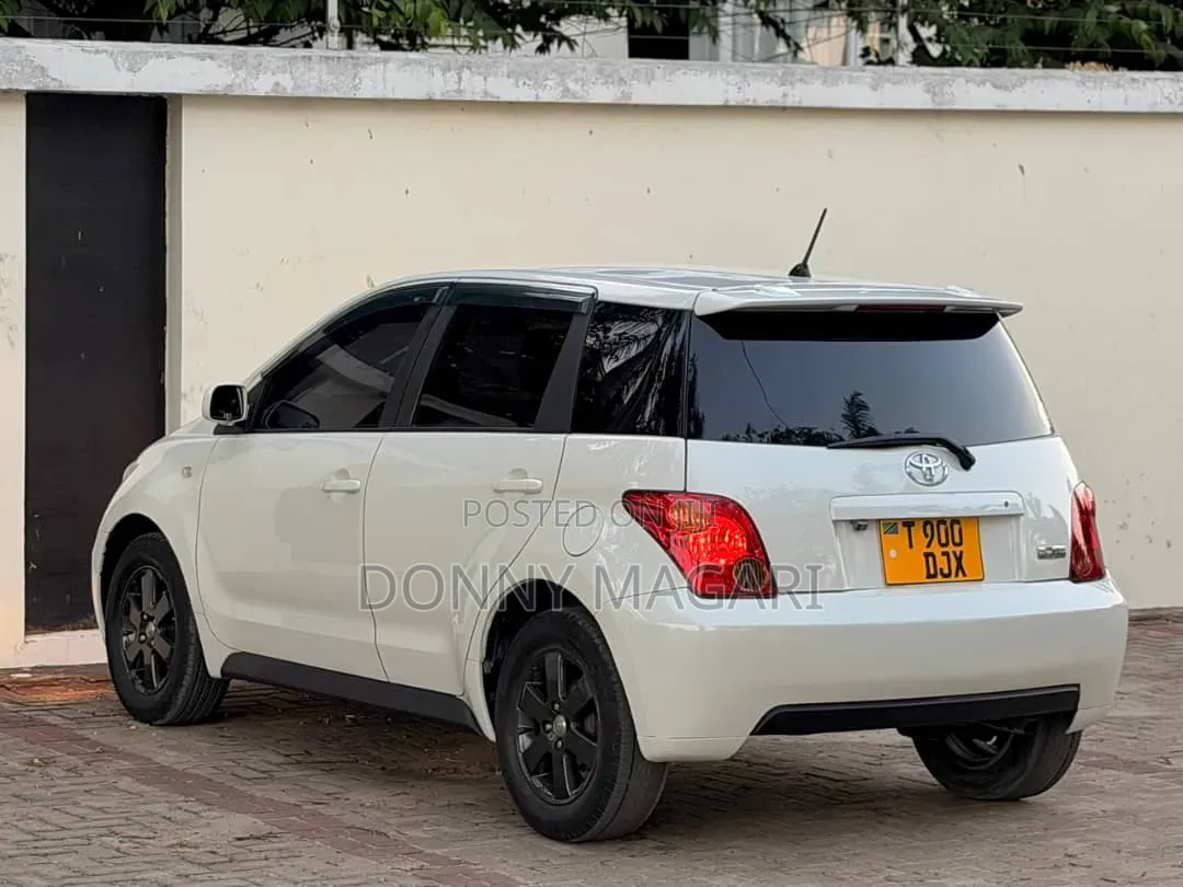 Toyota IST 2004 White