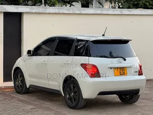 Toyota IST 2004 White
