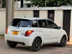 Toyota IST 2004 White