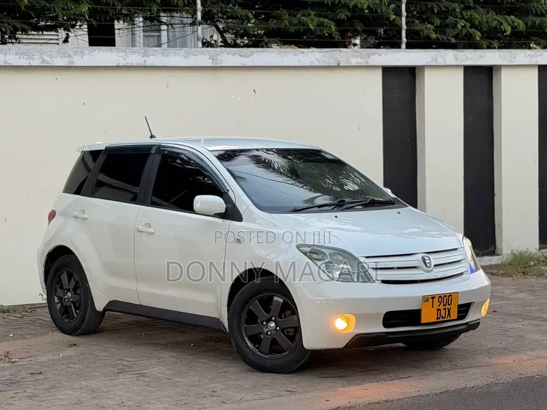 Toyota IST 2004 White