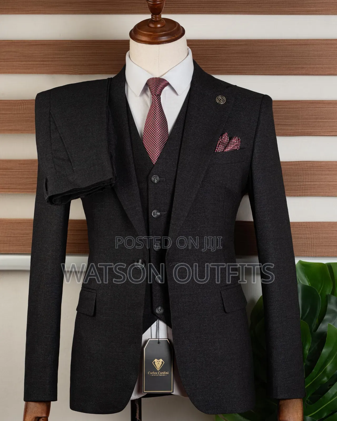 Men's Suits Original and New Carlos Cardini Brand Materials Best Nice