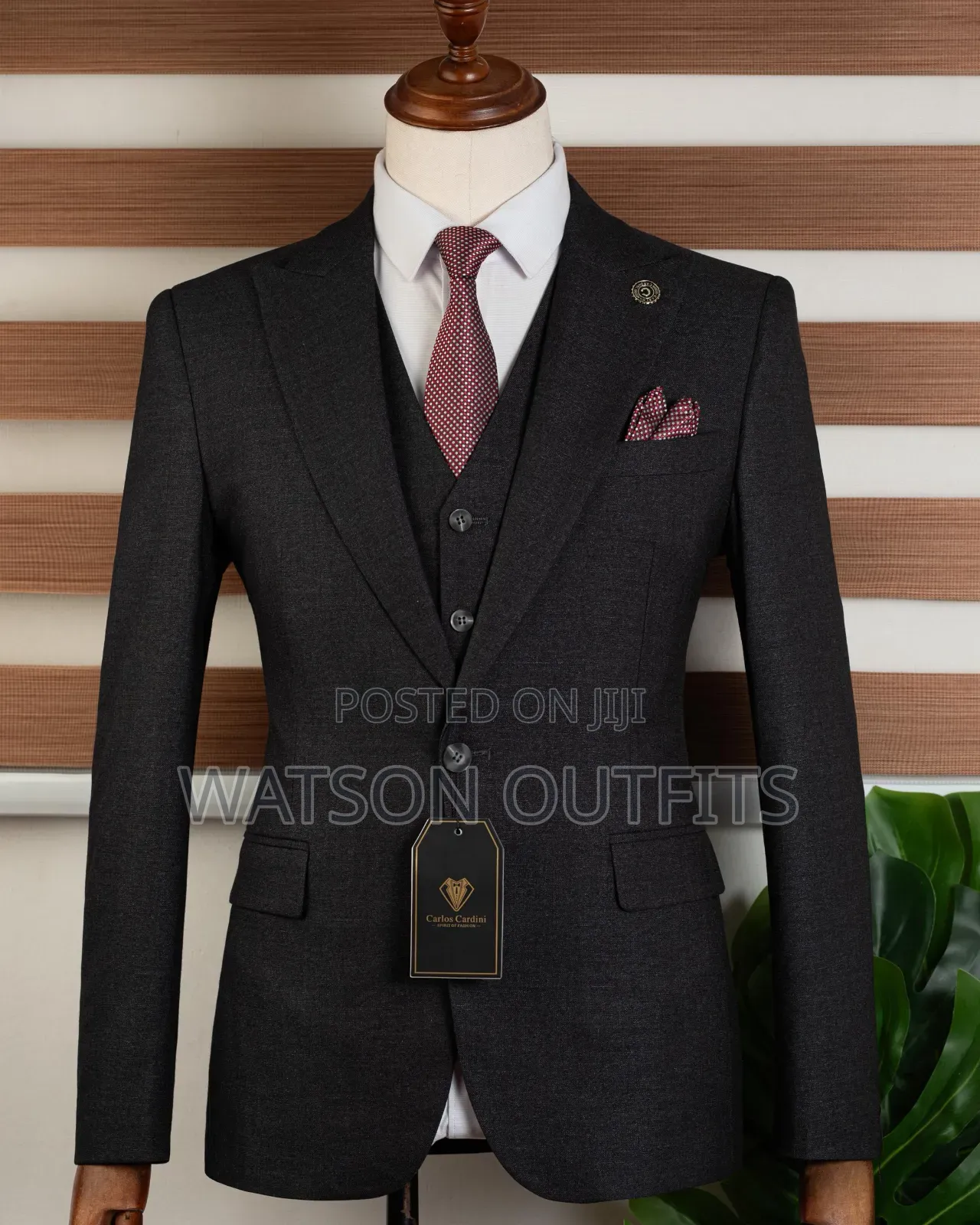 Men's Suits Original and New Carlos Cardini Brand Materials Best Nice