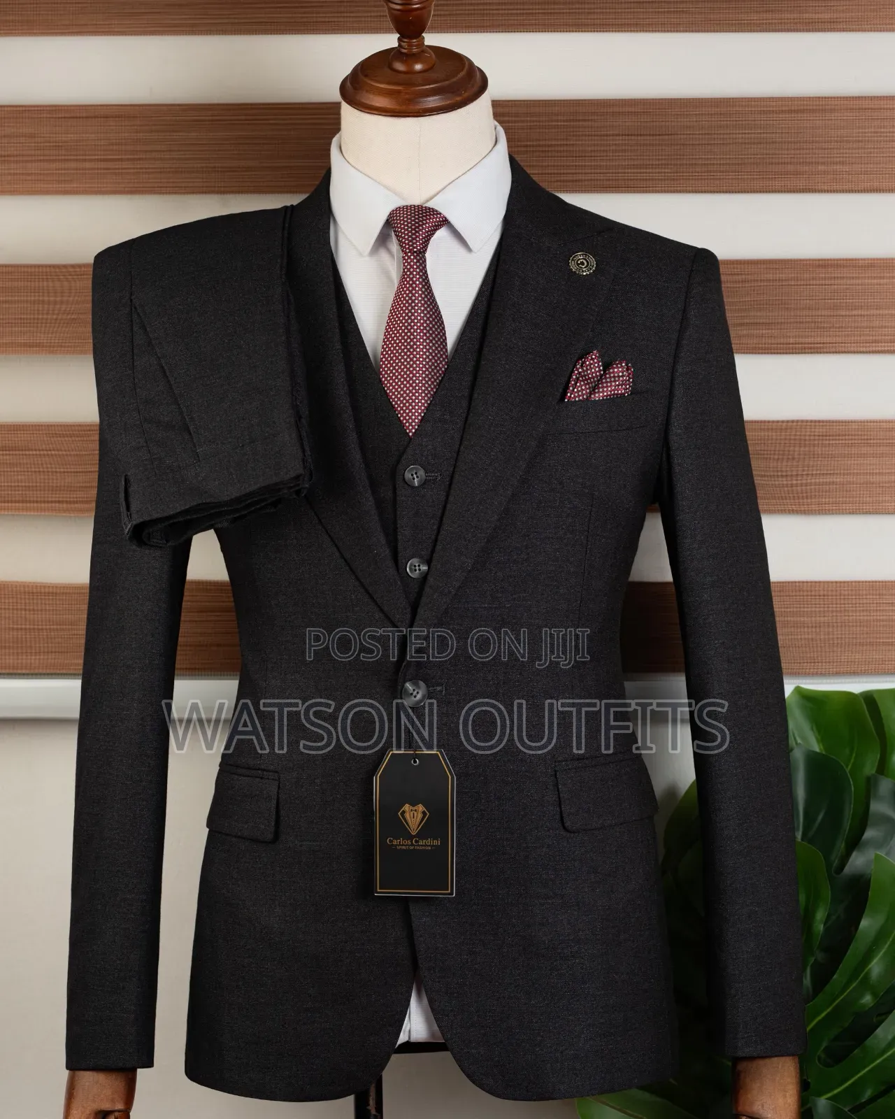 Men's Suits Original and New Carlos Cardini Brand Materials Best Nice