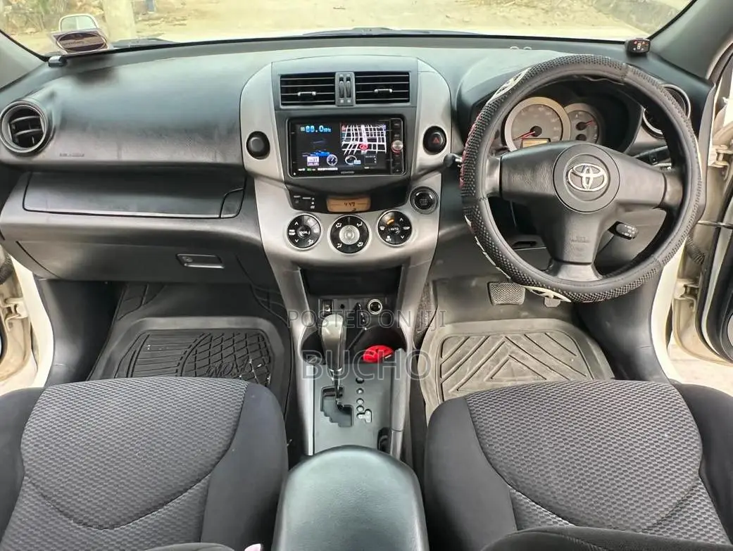 Toyota RAV4 2009 White