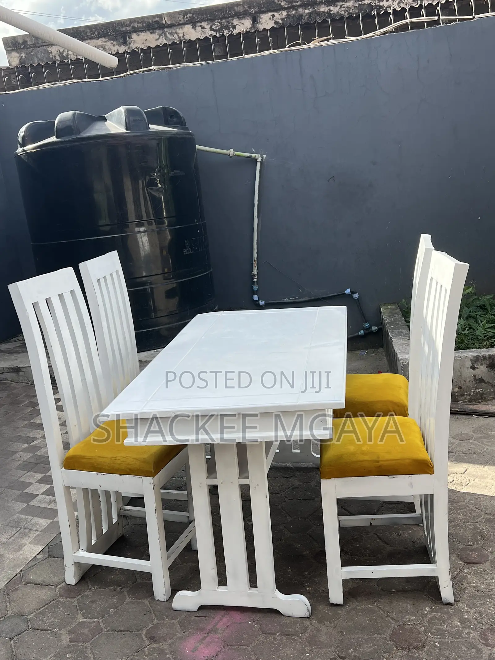 Diningi Table White Viti 4mbao