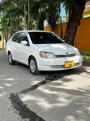 Toyota Platz 2002 White