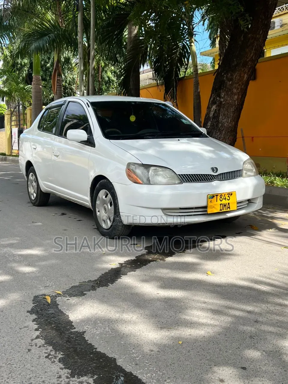 Toyota Platz 2002 White
