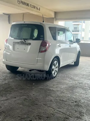 Toyota Ractis 2010 White