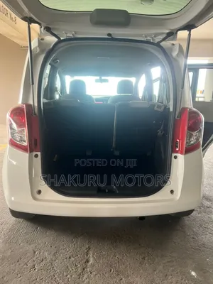 Toyota Ractis 2010 White