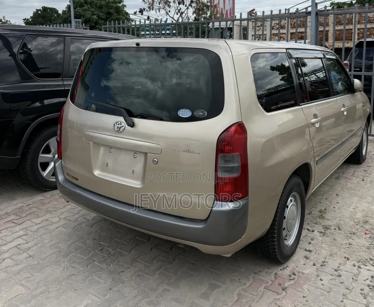 Toyota Probox 2006 Gold