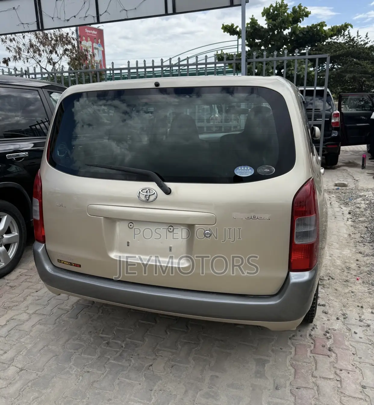 Toyota Probox 2006 Gold