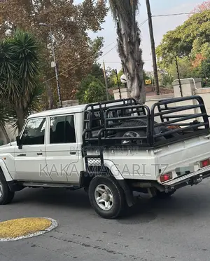 Toyota Land Cruiser 2016 White