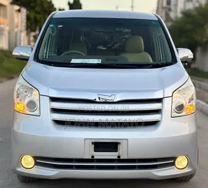 Toyota Noah 2008 Silver