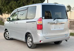 Toyota Noah 2008 Silver