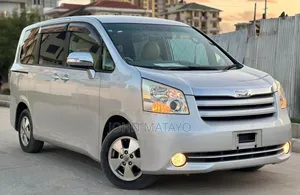 Toyota Noah 2008 Silver