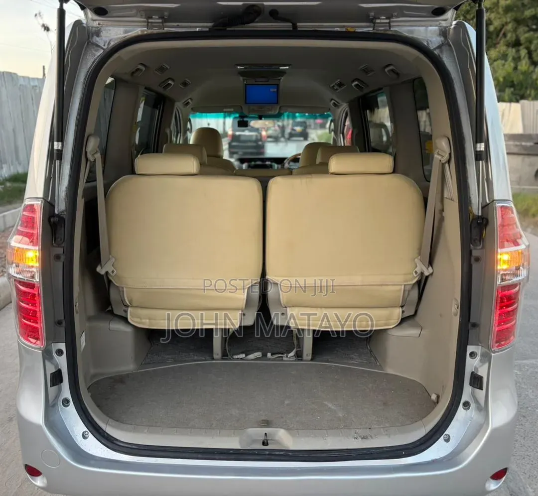Toyota Noah 2008 Silver