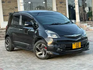Toyota Ractis 1.3 FWD 2006 Black