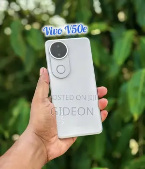Vivo V50e 128 GB Silver