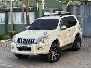Toyota Land Cruiser Prado 2006 White