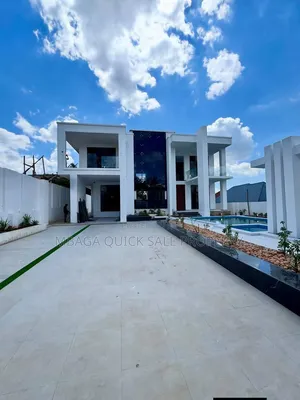 4bdrm House in Goba Center for sale