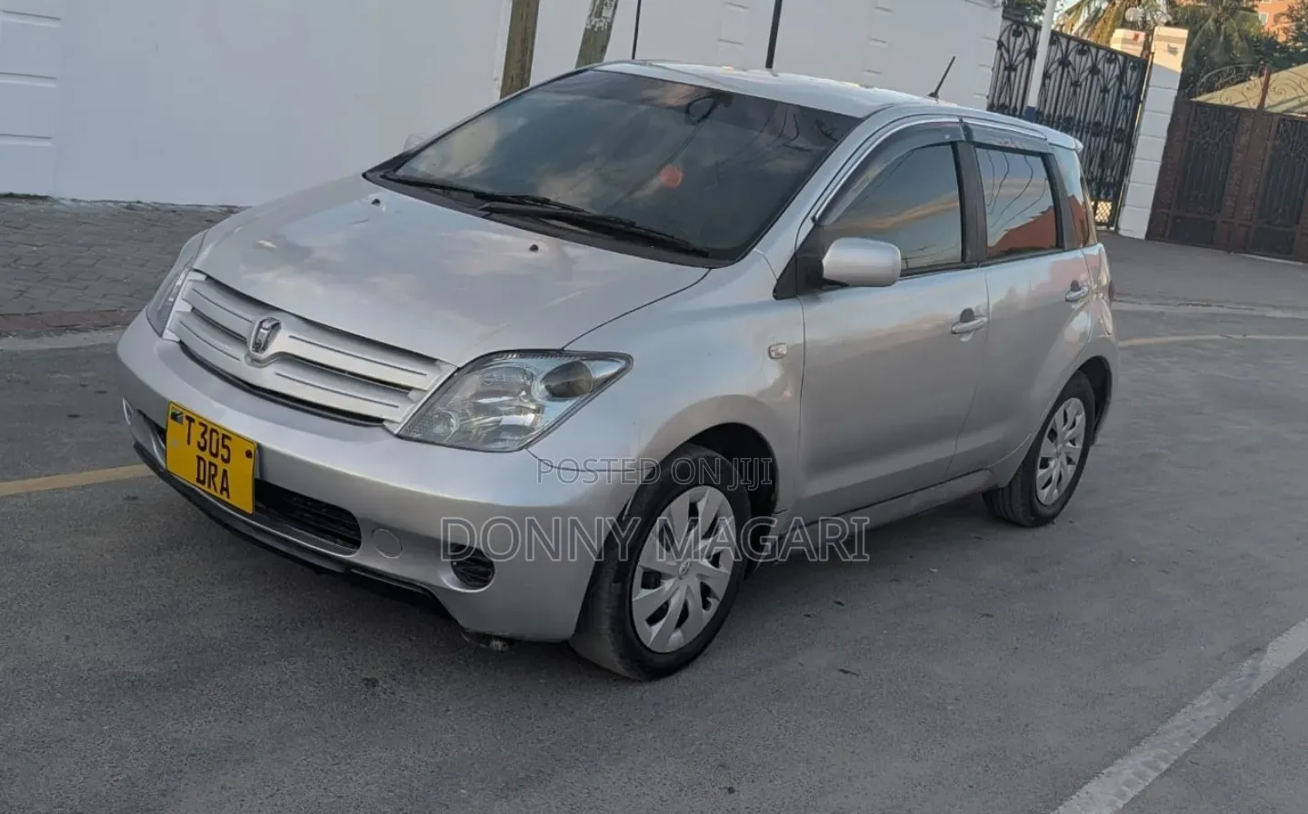 Toyota IST 2004 Silver