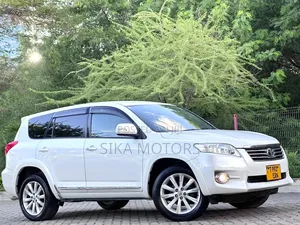 Toyota Vanguard 2010 White
