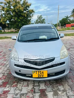 Toyota Ractis 2009 Silver