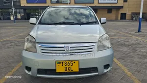 Toyota Raum 2005 Silver
