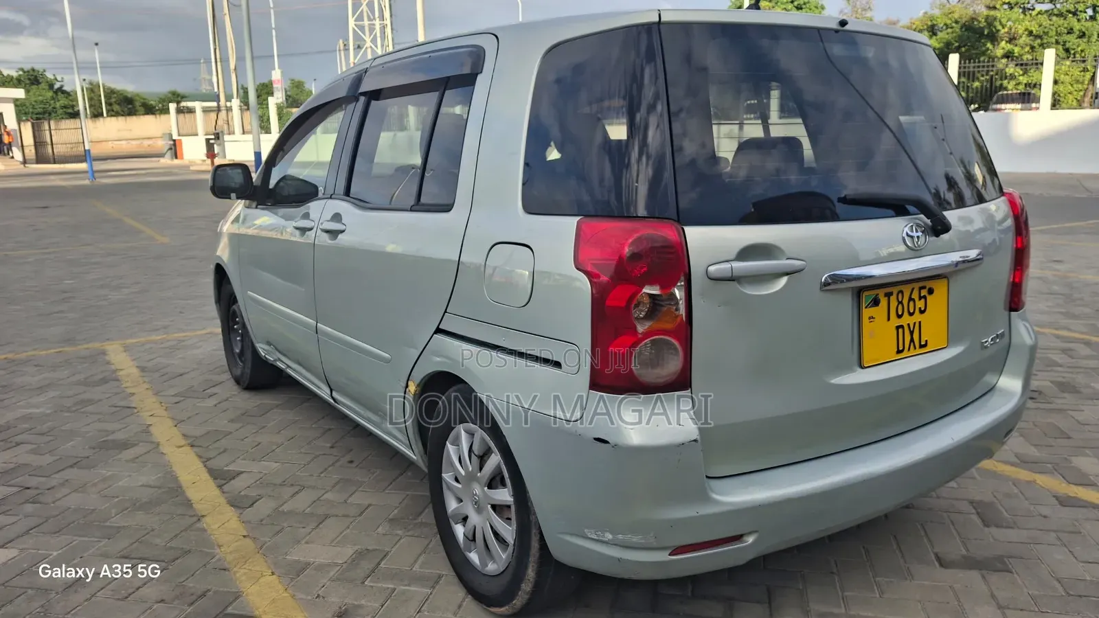 Toyota Raum 2005 Silver
