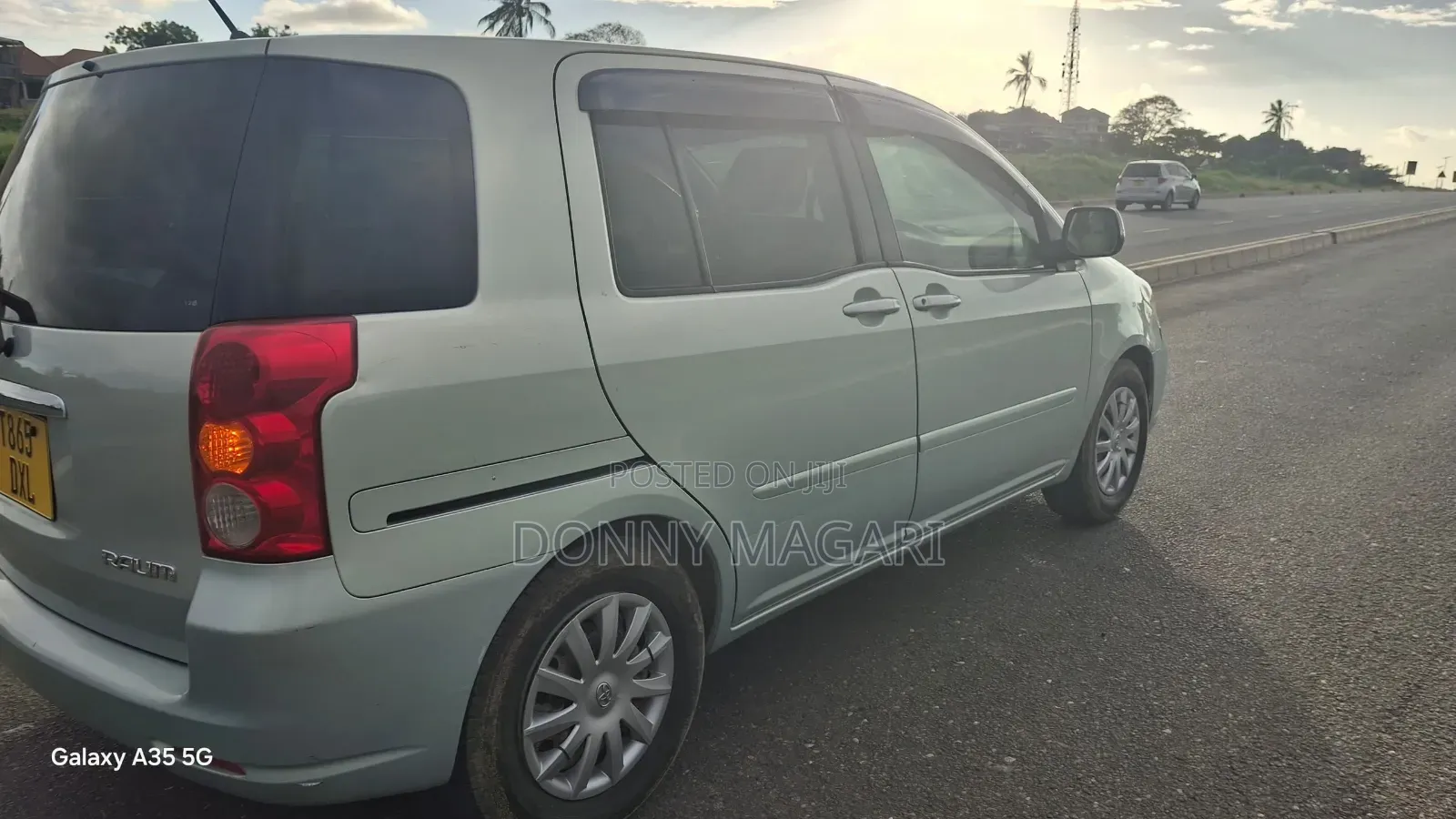 Toyota Raum 2005 Silver