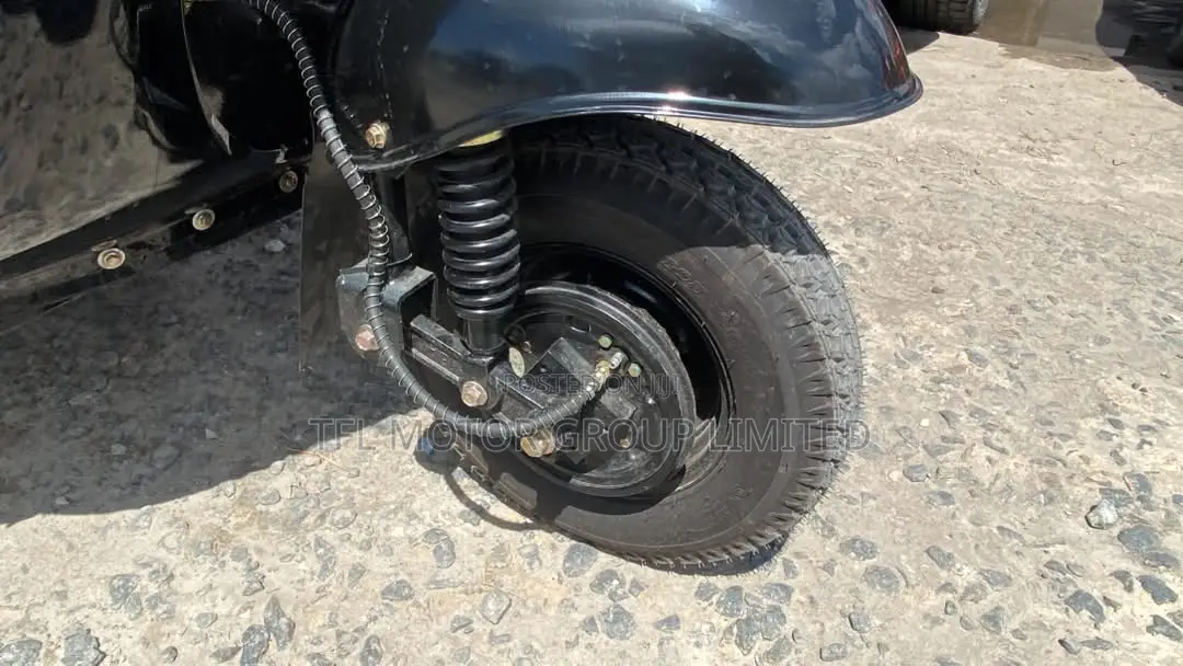 New Bajaj 2025 Black