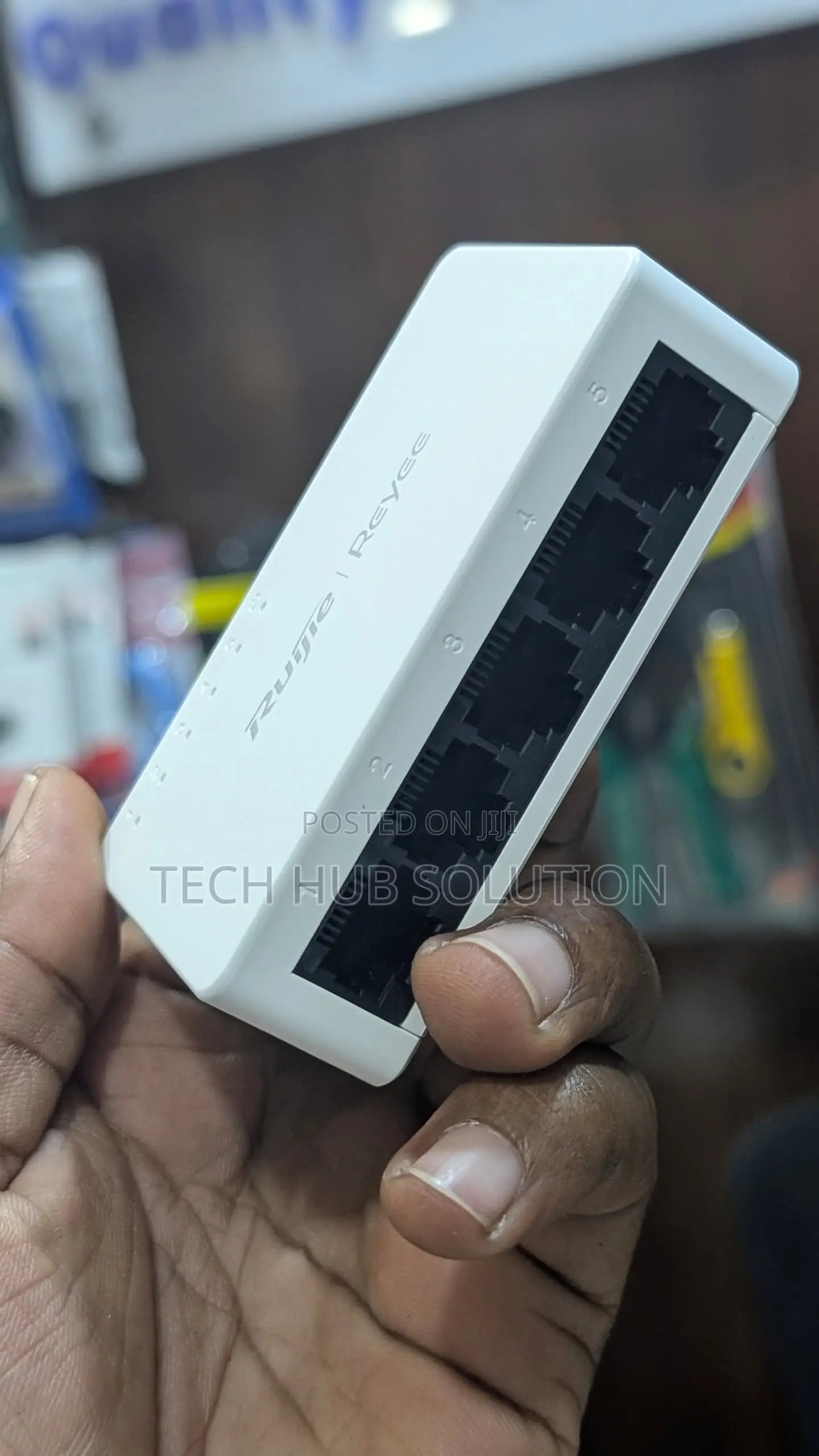 Re Es05f 5-Port Fast Ethernet Switch – Compact R