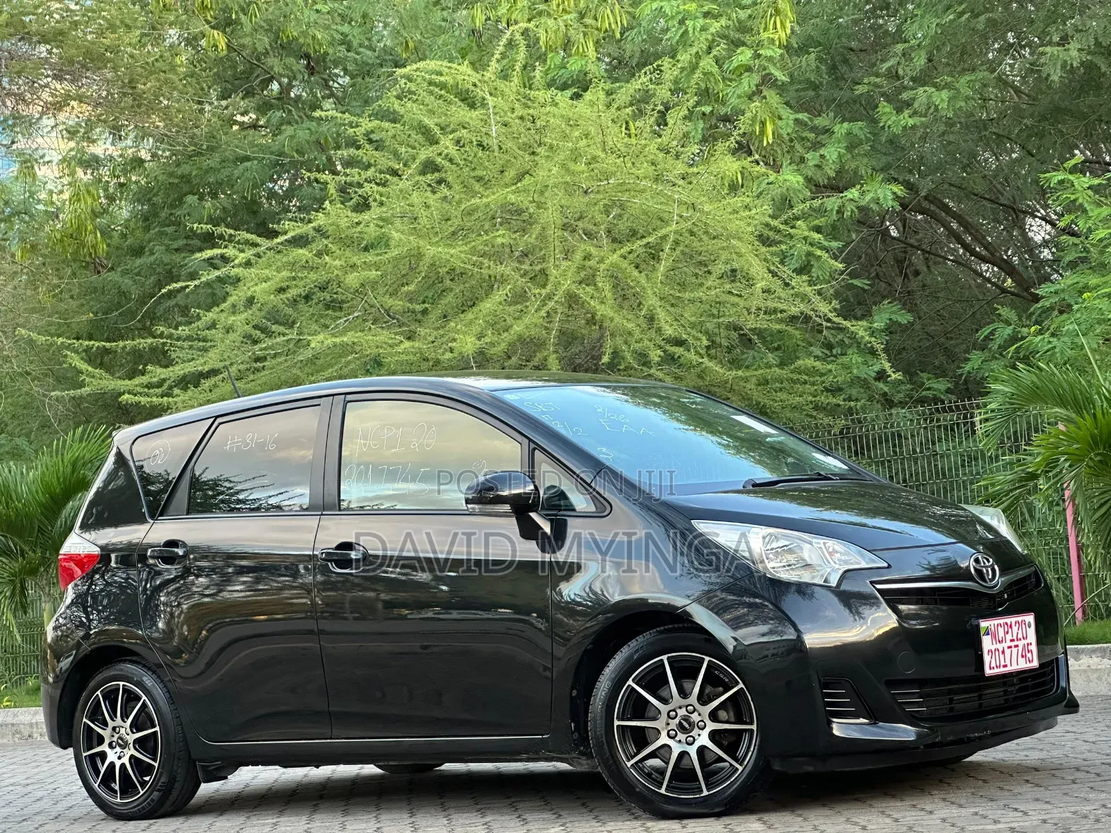 Toyota Ractis 2012 Black