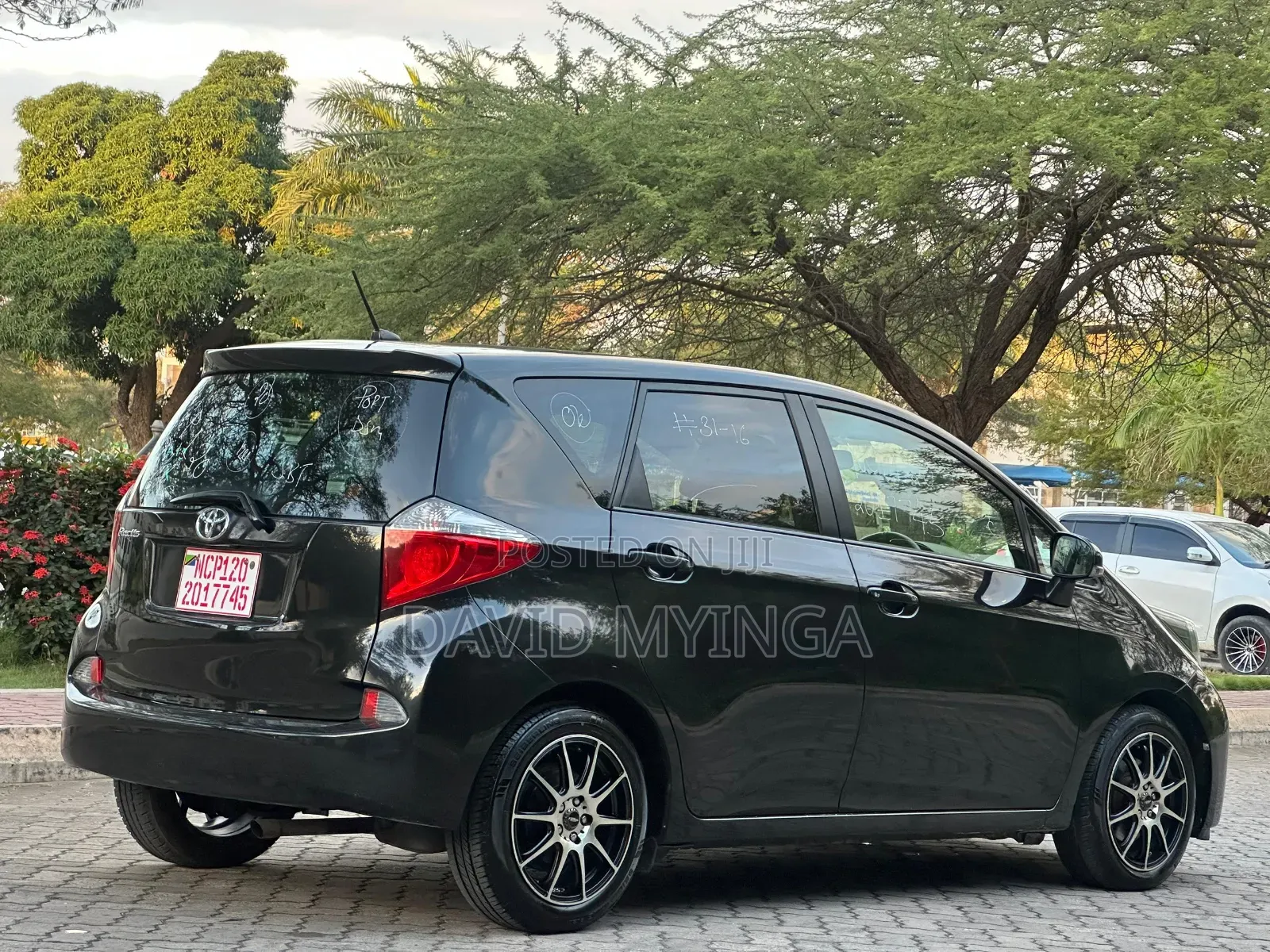 Toyota Ractis 2012 Black