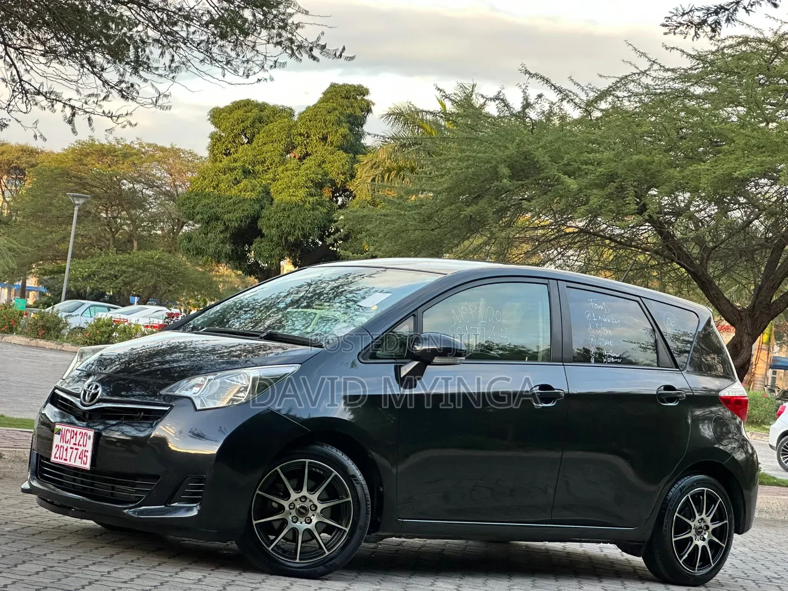 Toyota Ractis 2012 Black
