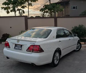 Toyota Crown 2008 White