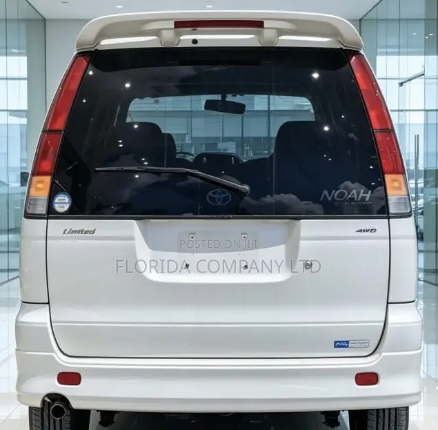 Toyota LiteAce Noah 2000 White