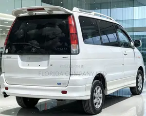Toyota LiteAce Noah 2000 White