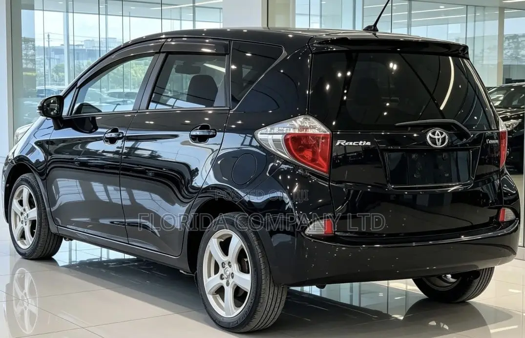 Toyota Ractis 2011 Black