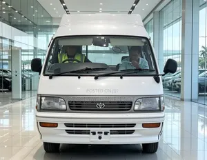 Toyota HiAce 2002 White