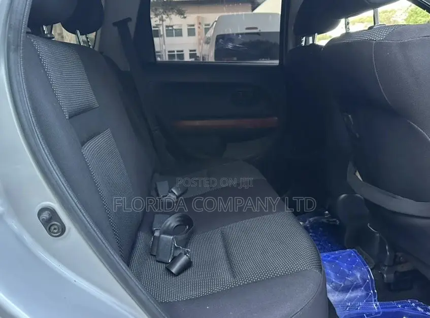 Toyota IST 2004 Silver