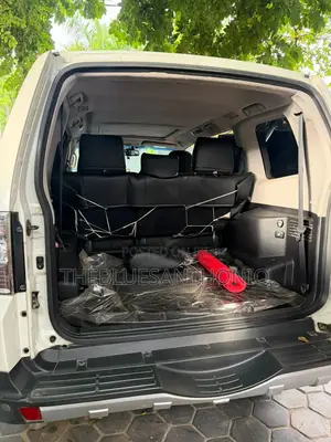 Mitsubishi Pajero 2010 White