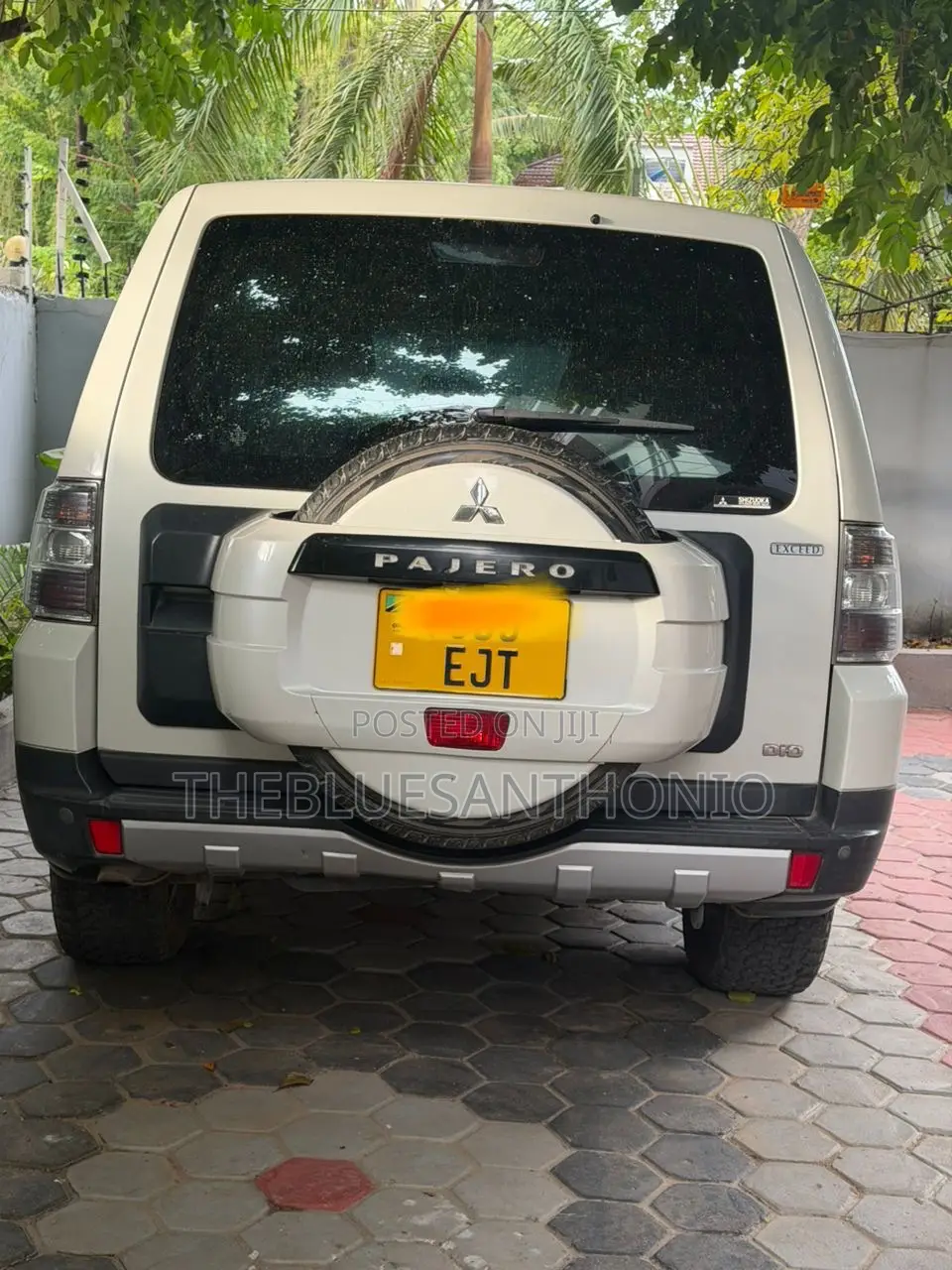 Mitsubishi Pajero 2010 White